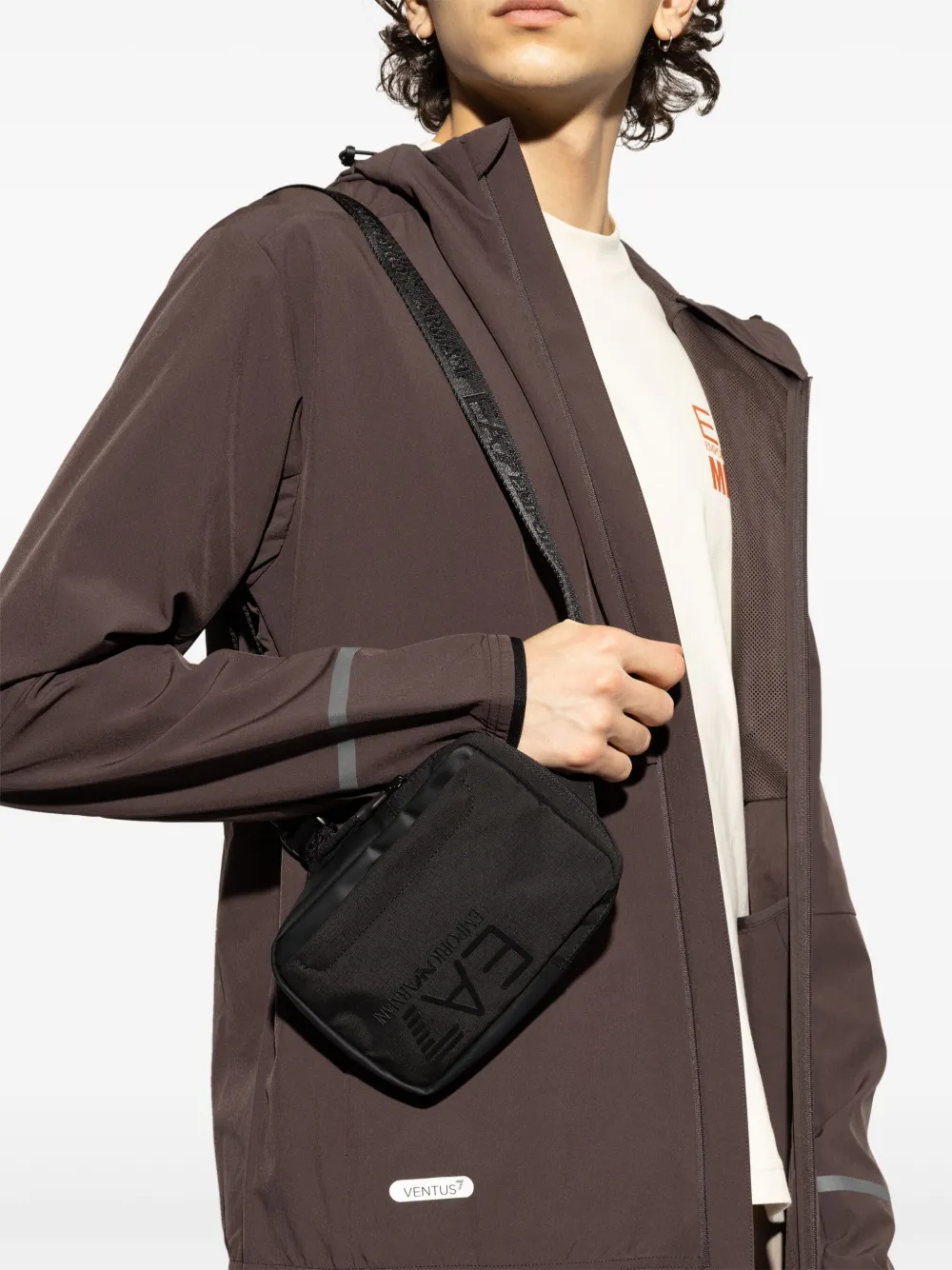 Ea7 Emporio Armani logo-print shoulder bag | Women | Image 2