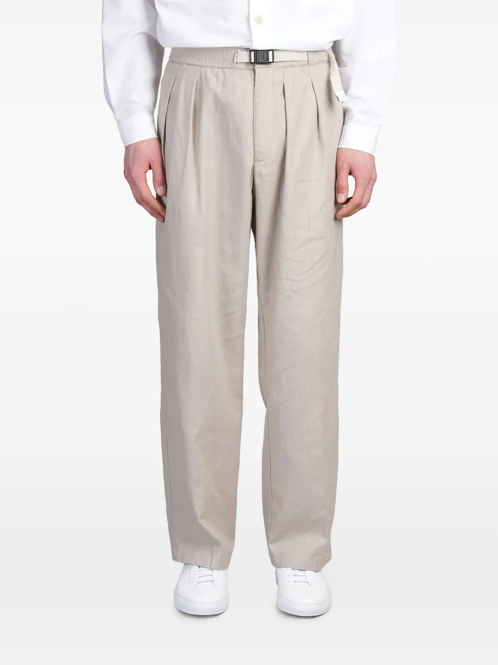 WHITE SAND PLEAT-DETAILED TROUSERS