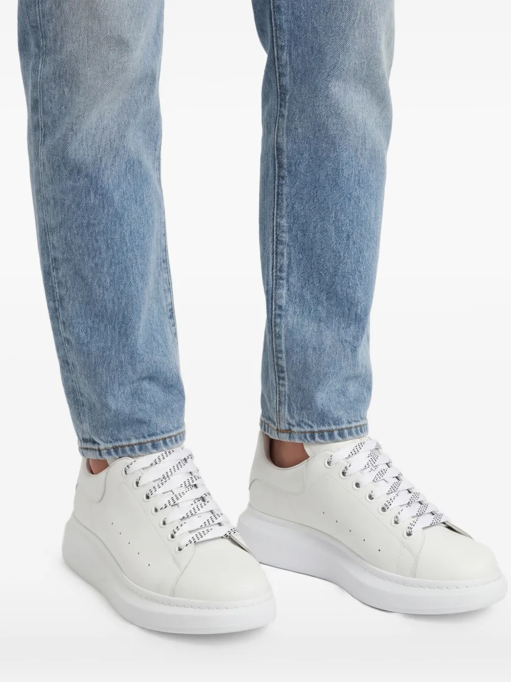 Alexander McQueen Oversized leren sneakers Wit