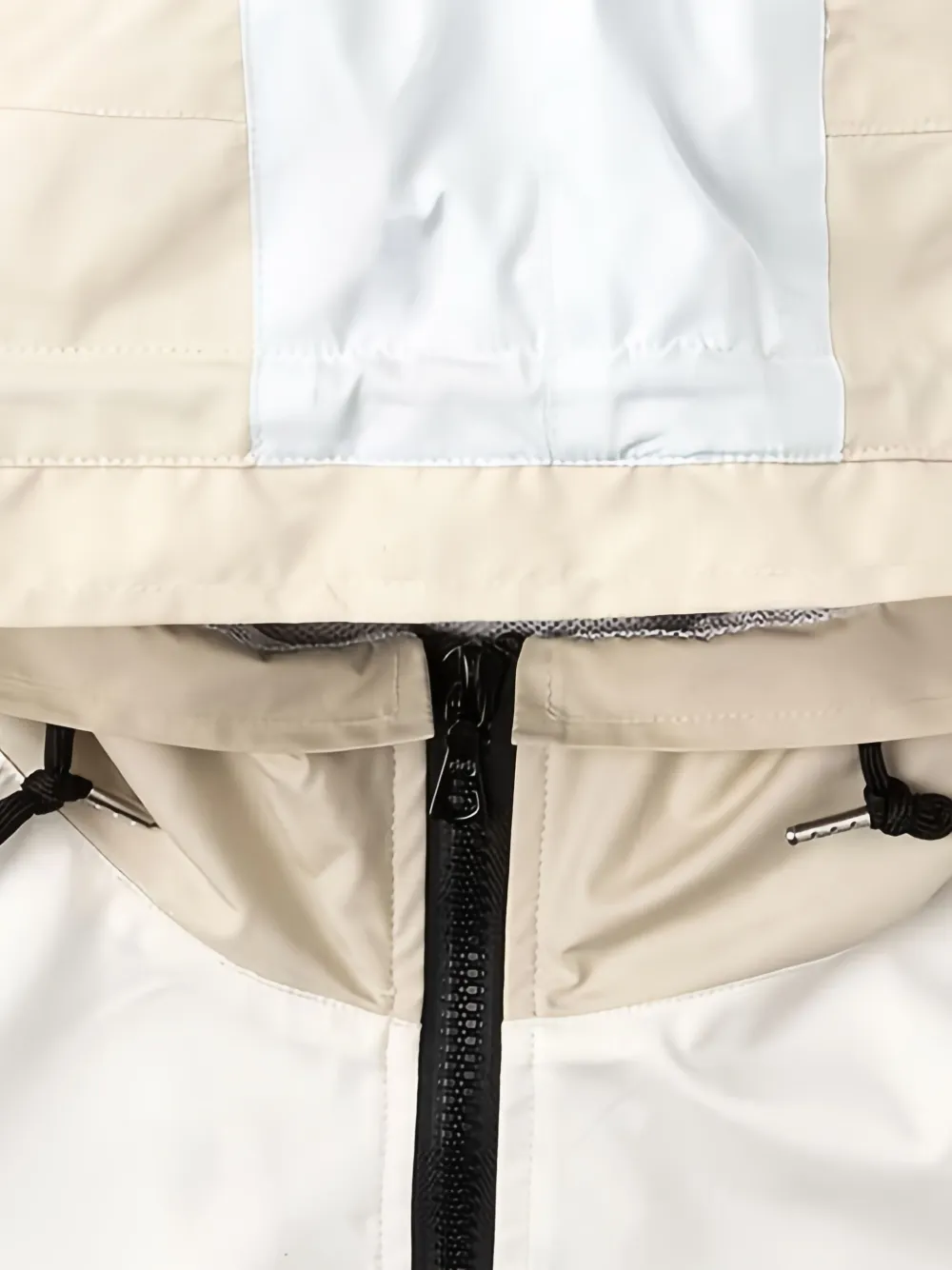 John Elliott Jack met capuchon en vlakken Beige