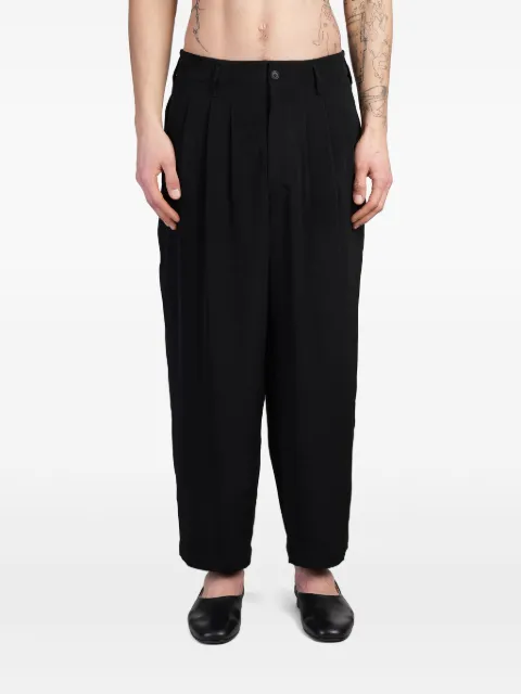Y's pantalones con pinzas
