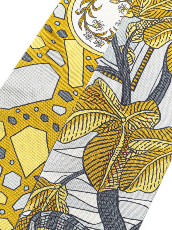 HERMES イエロープリントシルクスカーフ HERMES イエロープリントシルクスカーフ HERMES イエロー