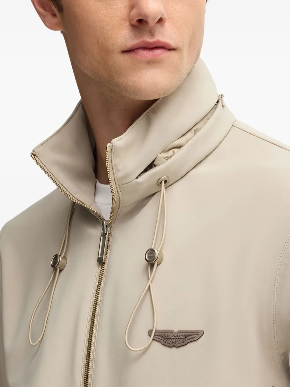BOSS x Aston Martin bomberjack met logopatch Beige