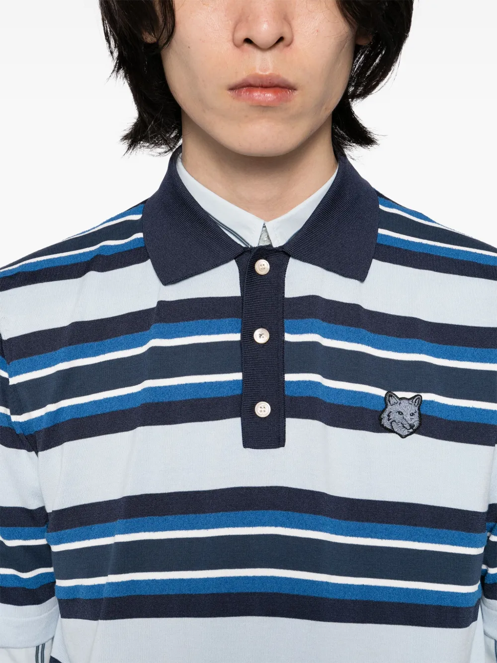 Maison Kitsuné Fijngebreid gestreept poloshirt met Bold Fox Head-patch Blauw