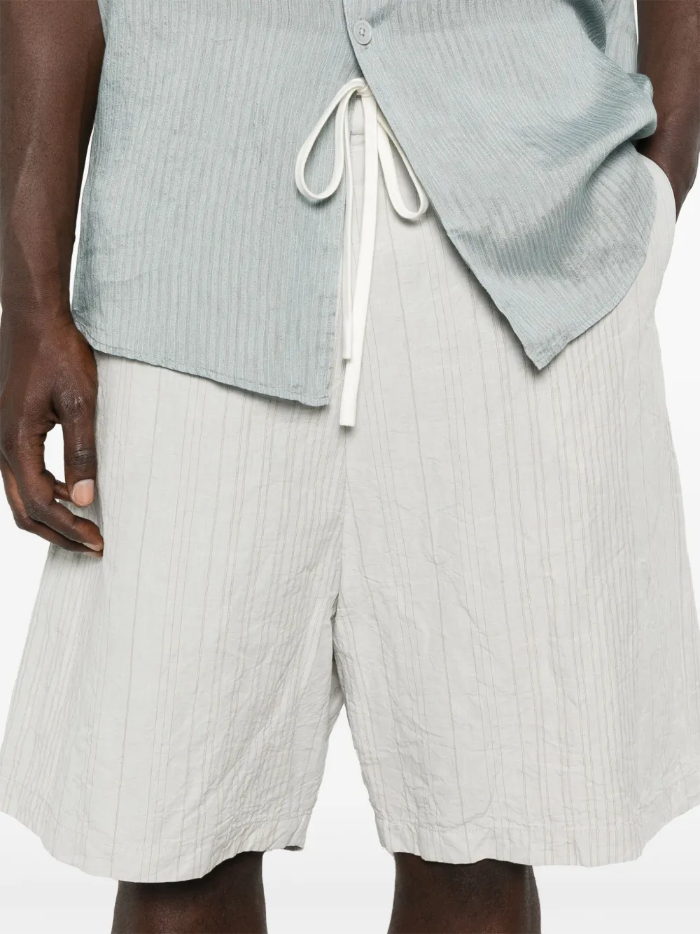 Forme D'expression Gestreepte shorts Grijs