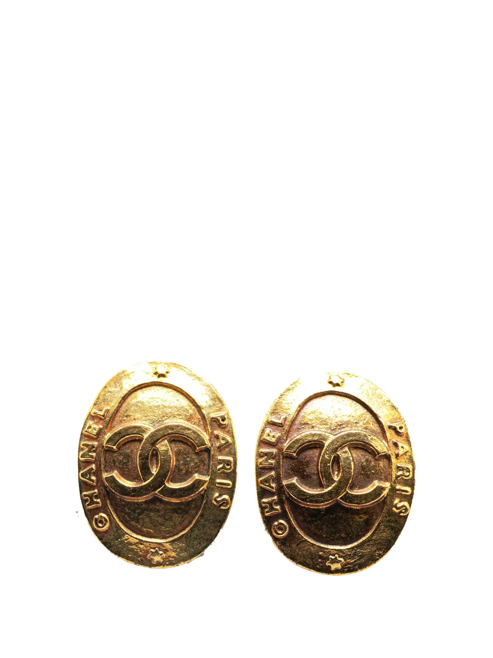 Pre-owned Chanel 1980-1990 Gold Plated Cc Oval Clip On Earrings Costume Earrings