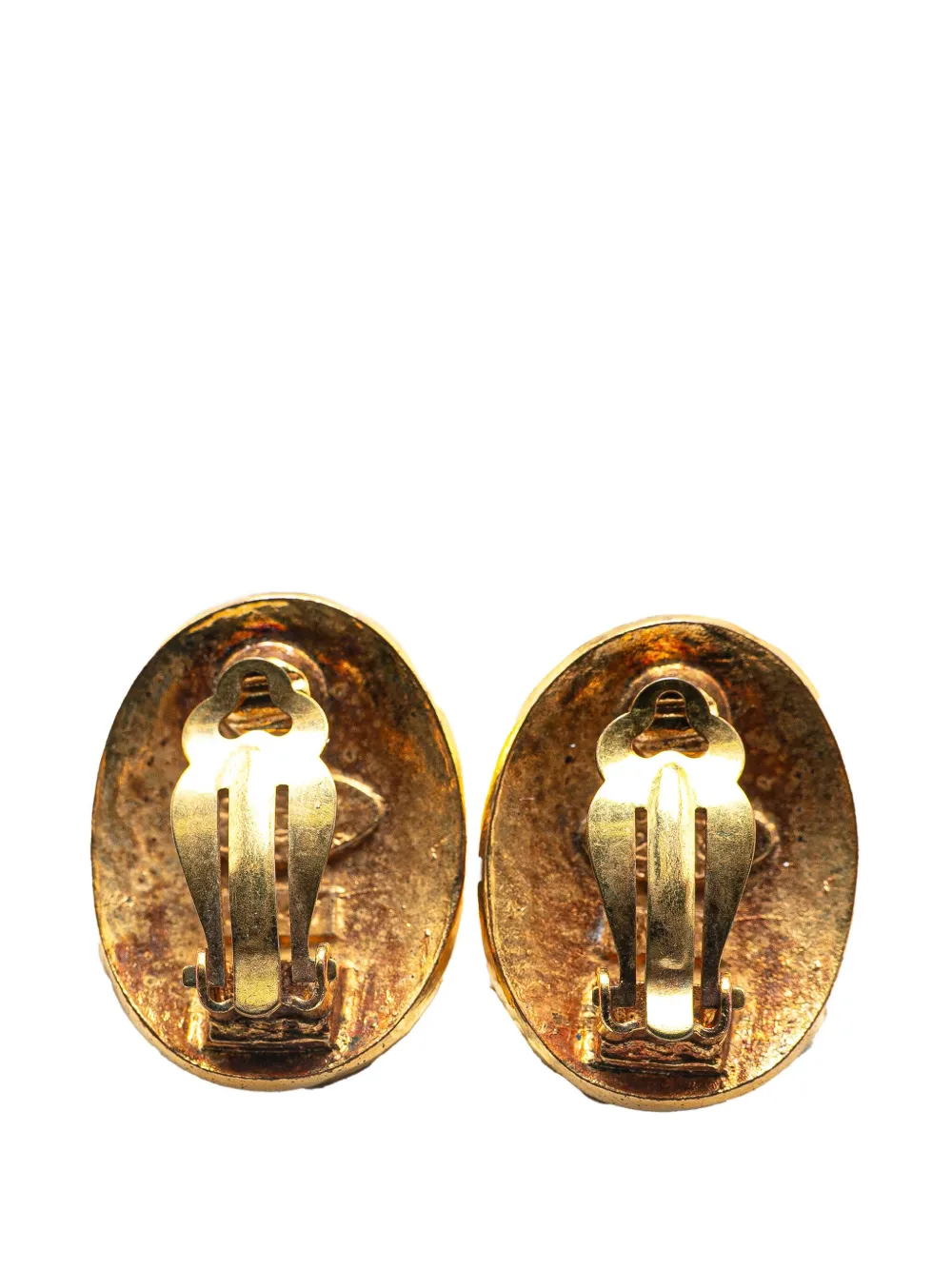 Pre-owned Chanel 1980-1990 Gold Plated Cc Oval Clip On Earrings Costume Earrings