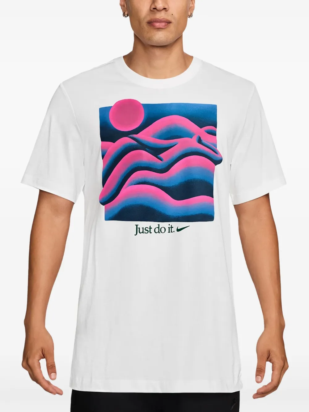 Nike playera con cuello redondo en colaboración con Jocelyn Tsaih | Playeras | Image 2