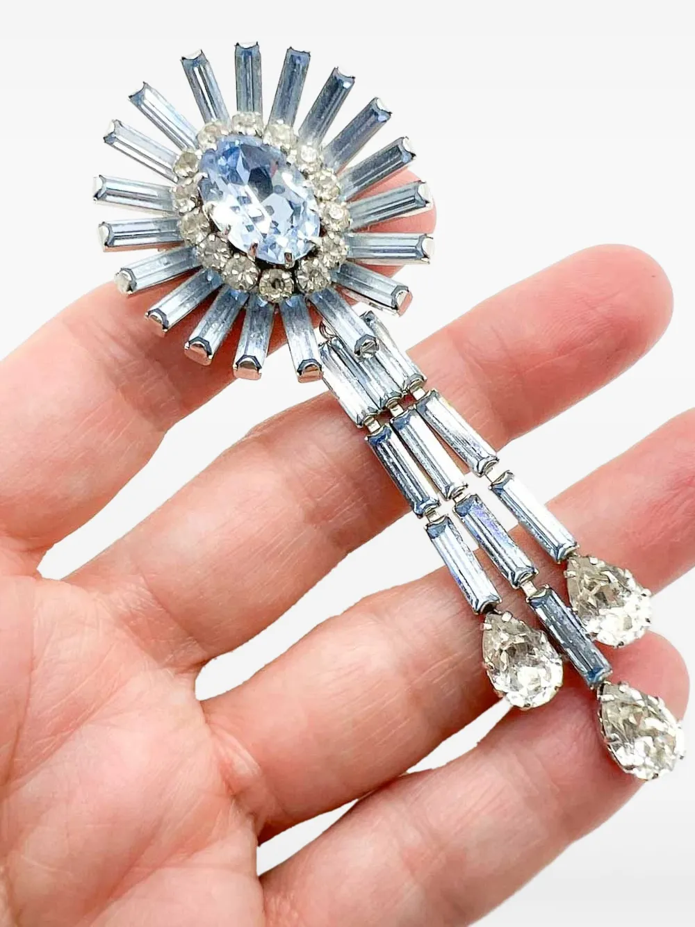 Jennifer Gibson Jewellery 1950s Schöffel crystal droplet brooch | Image 2
