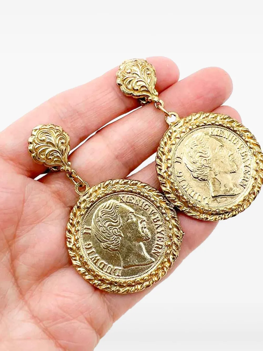 Pre-owned Jennifer Gibson Jewellery 1980s Statement Medallion Coin Earrings In Gold