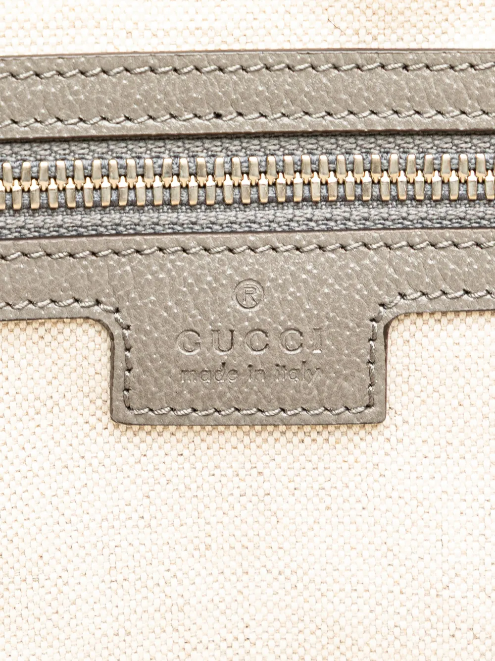 Pre-owned Gucci 2016-2024 Canvas Embossed Logo Tote Satchel In 灰色