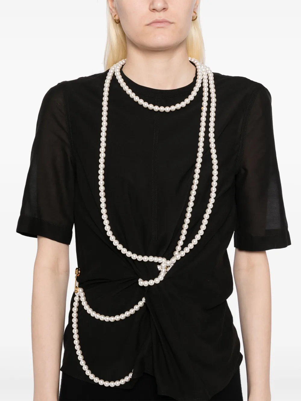 Shop Moschino Pearl-embellished T-shirt In Schwarz