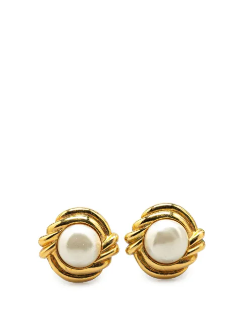CHANEL Pre-Owned 1970-1980 Gold Plated Faux Pearl Clip On Earrings costume earrings