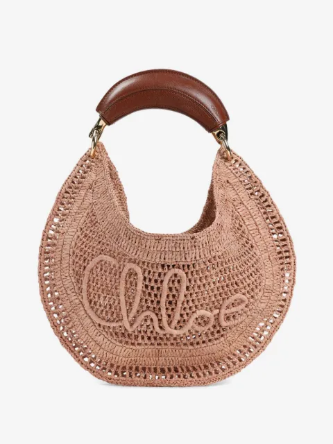 Chloé شنطة عملية بحياكة كروشيه وشعار