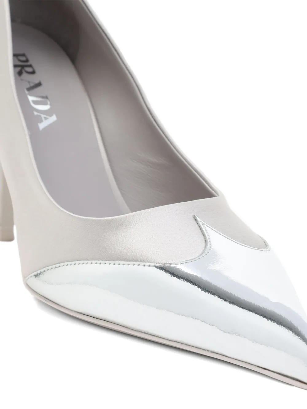 Prada Pumps met metallic neus Zilver