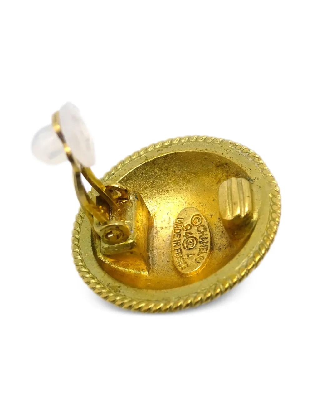 Pre-owned Chanel 1994 Button Clip-on Earrings In Gold