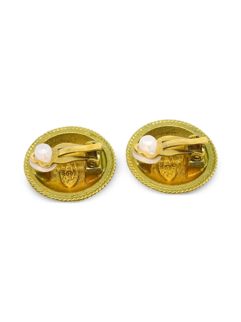 Pre-owned Chanel 1994 Button Clip-on Earrings In Gold