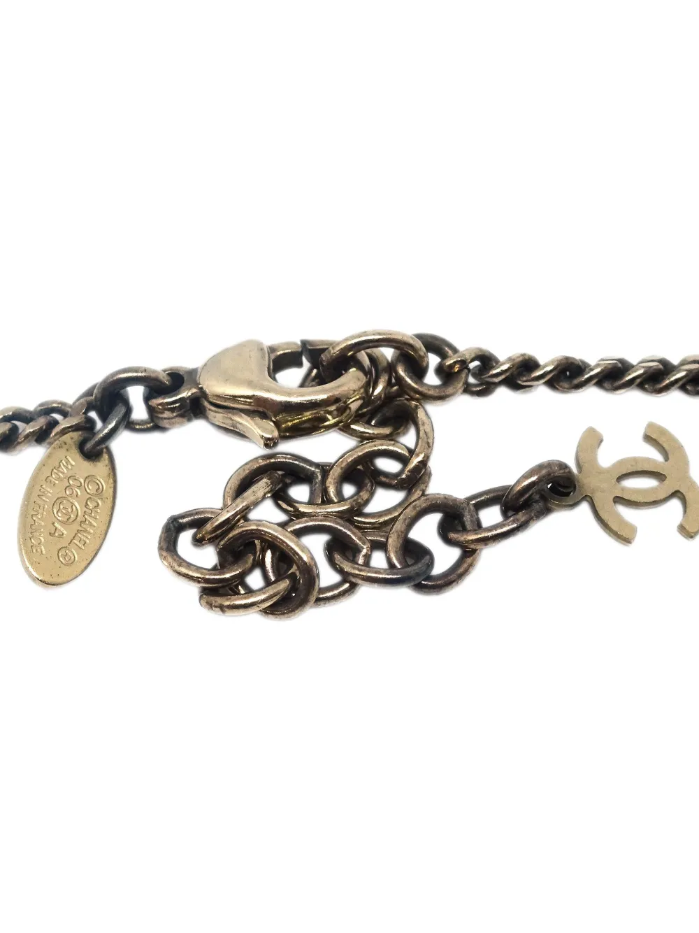 Pre-owned Chanel 2006 Interlocking Cc-pendant Necklace In Silver