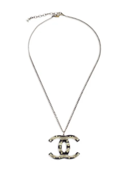 Collier à pendentif CC (2006) - CHANEL Pre-Owned - Modalova