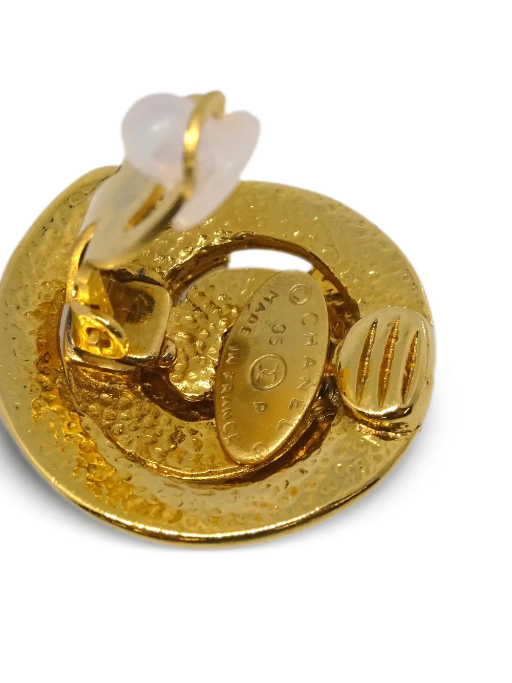 Pre-owned Chanel 1995 Button Earrings In Gold