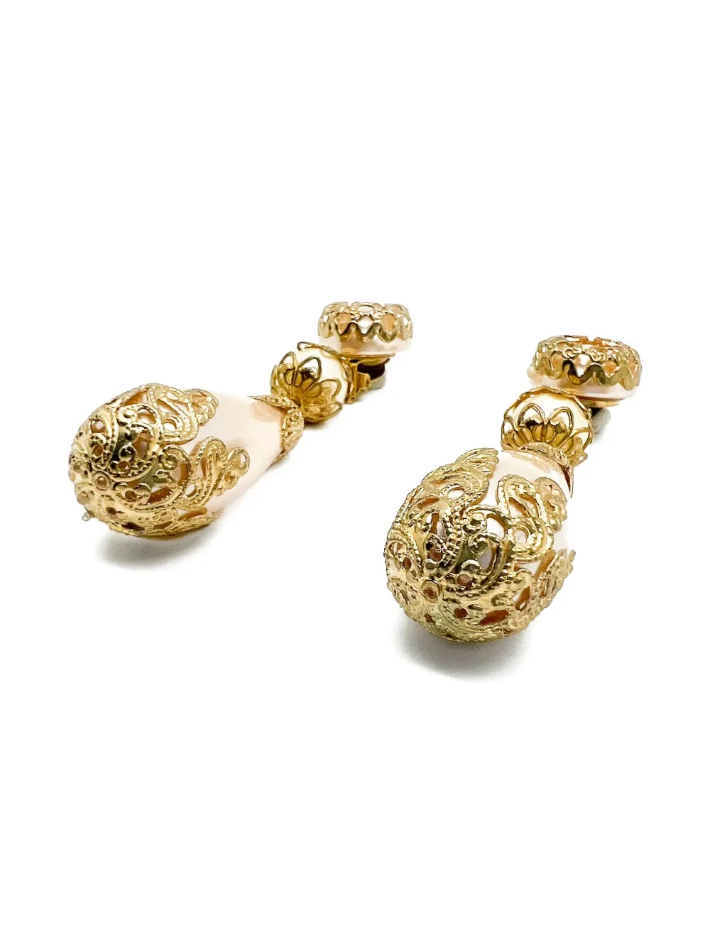 Jennifer Gibson Jewellery 1980s filigree-overlay pearl earrings | Image 2