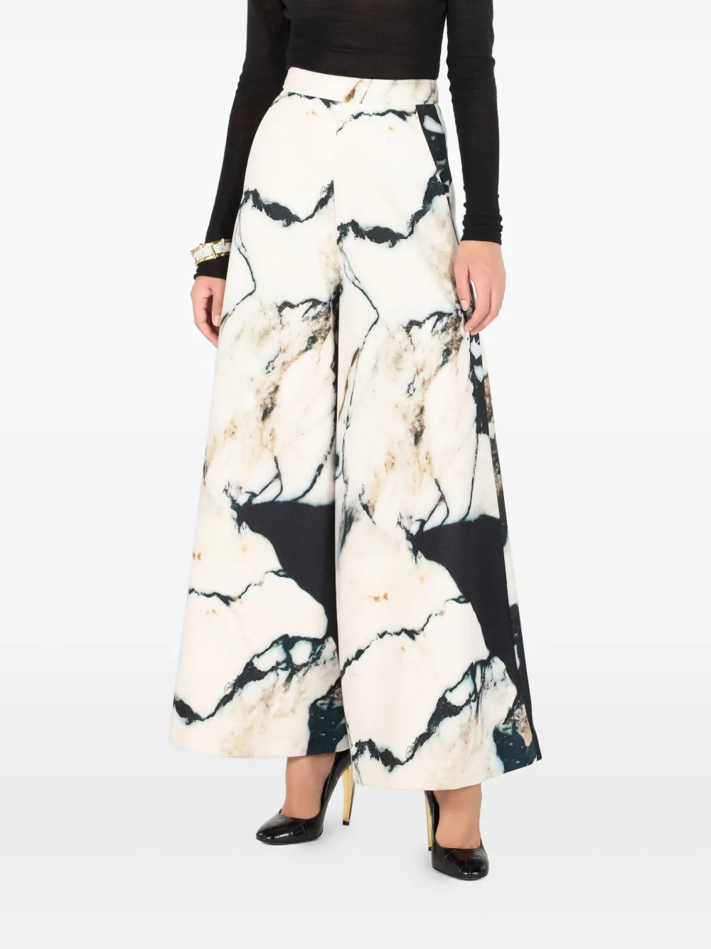 Roberto Cavalli Broek met wijde pijpen en marmerprint Wit
