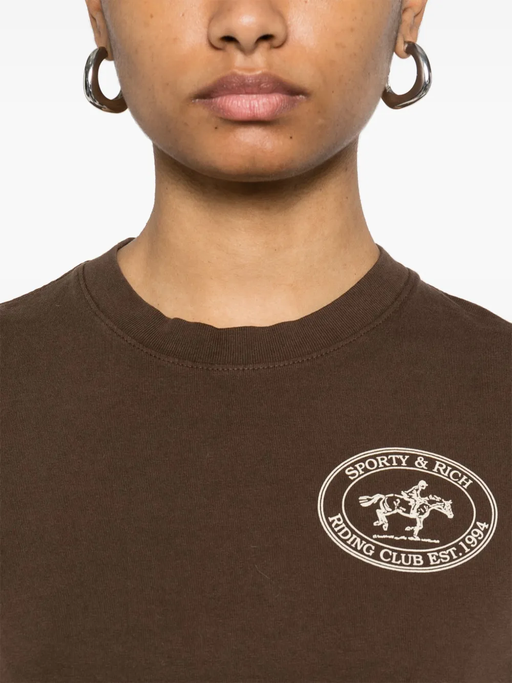 Sporty & Rich Riding Club T-shirt Bruin