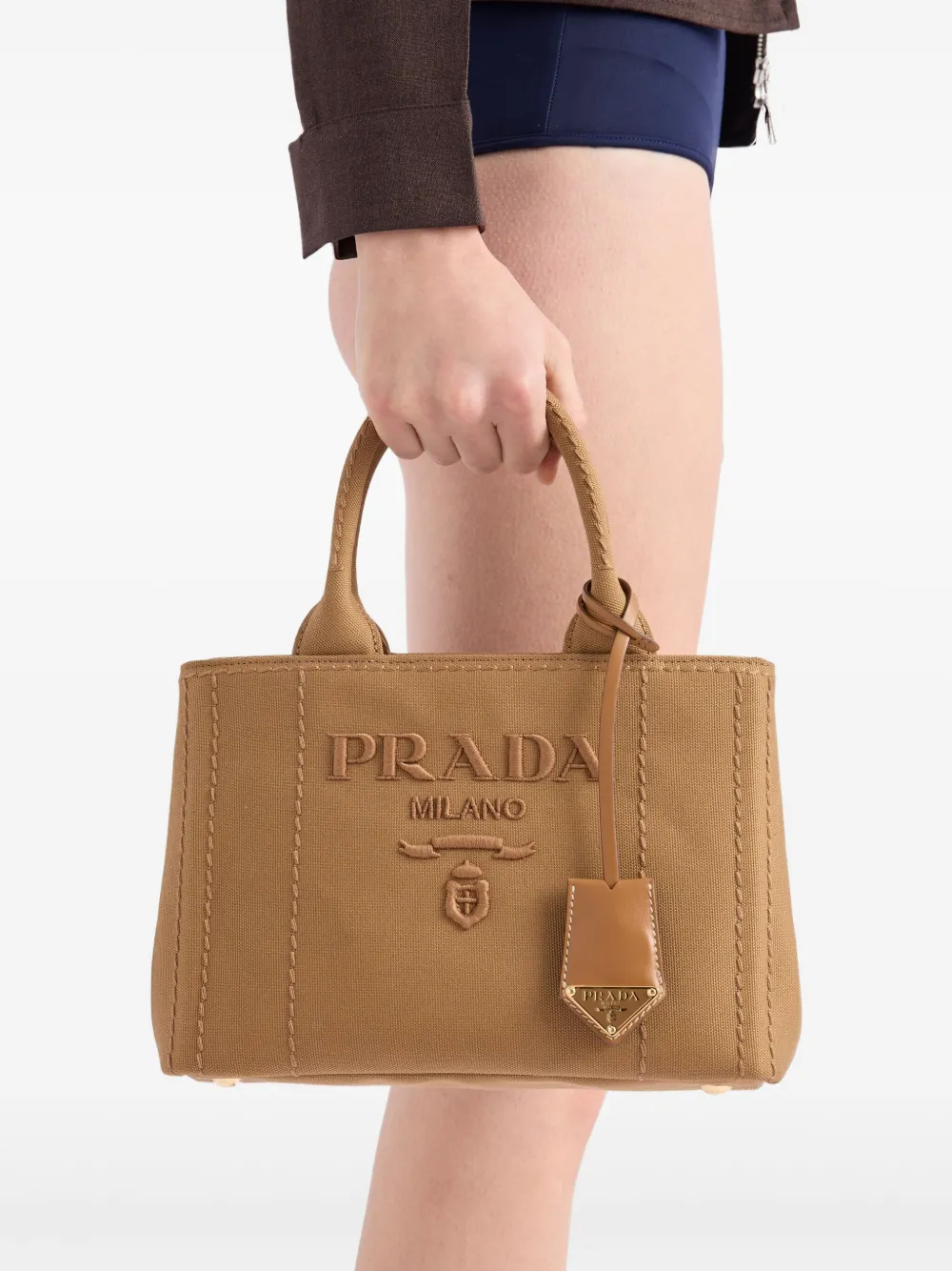 Prada Shopper met logo-reliëf Bruin