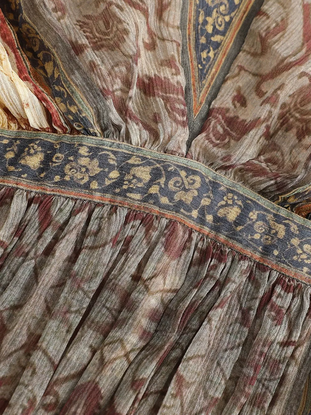 Into The East Floral-print Maxi Dress In 褐色