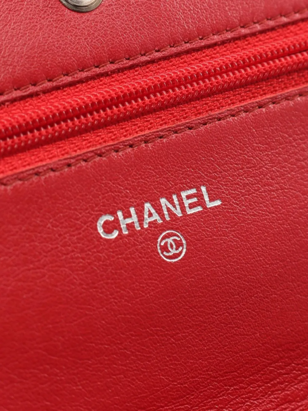 Pre-owned Chanel 2011 Interlocking C Clutch Bag In 红色