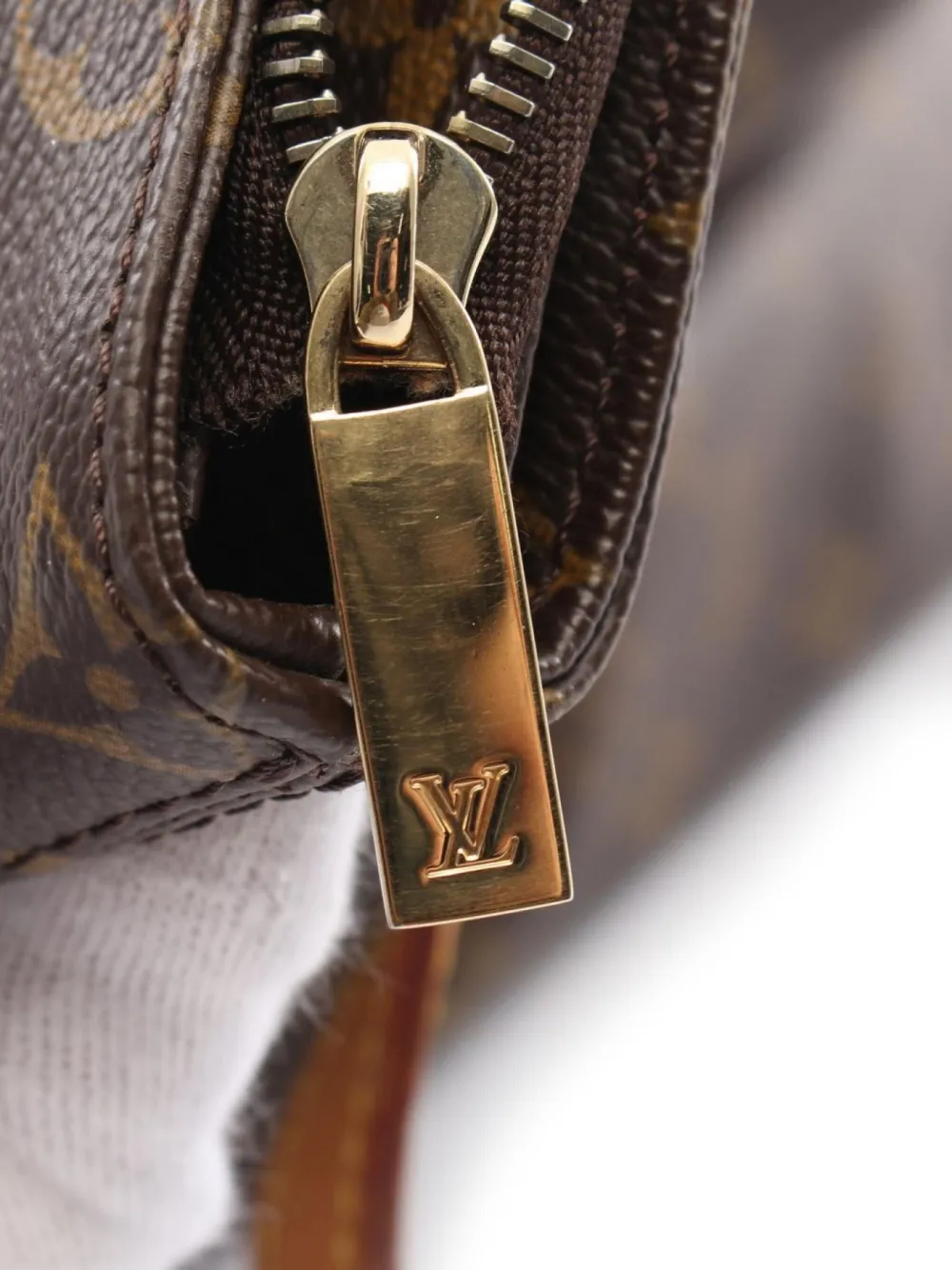 Pre-owned Louis Vuitton 2003 Kabamezo Shoulder Bag In Brown