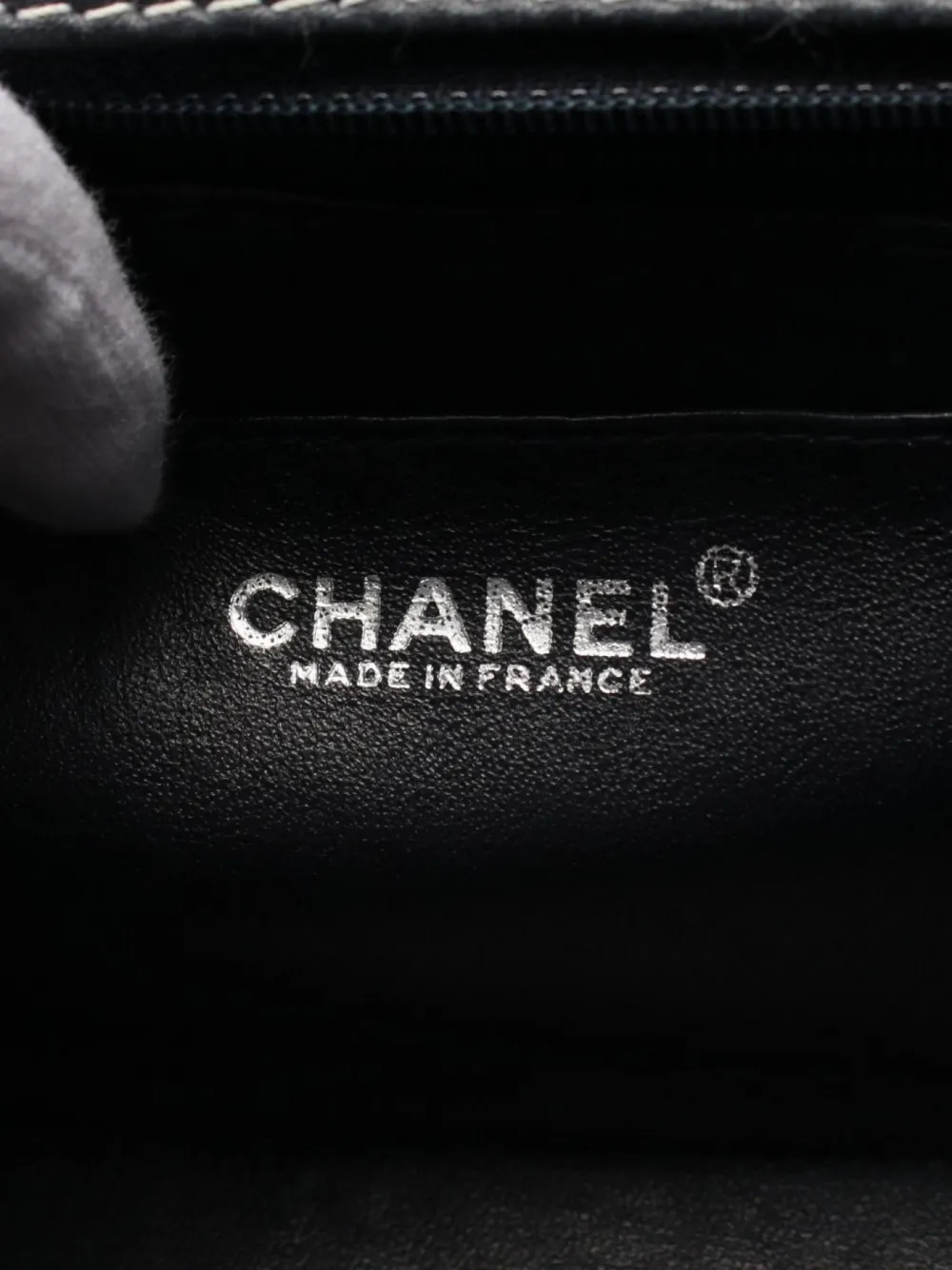 Pre-owned Chanel 2002-2003 Chocolate Bar Shoulder Bag In Black