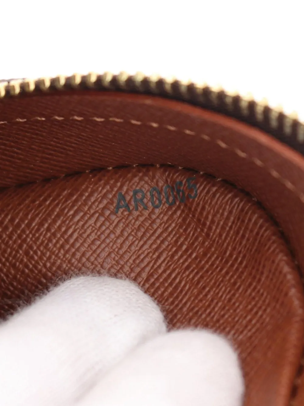 Pre-owned Louis Vuitton 2005 Nil Monogram Shoulder Bag In Brown