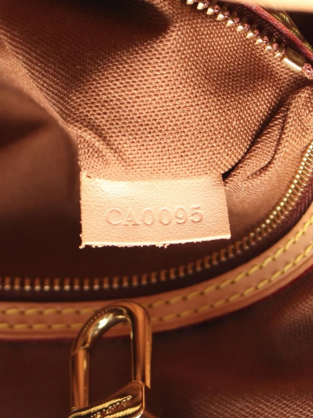 Pre-owned Louis Vuitton 2005 Batignolles Handbag In Brown
