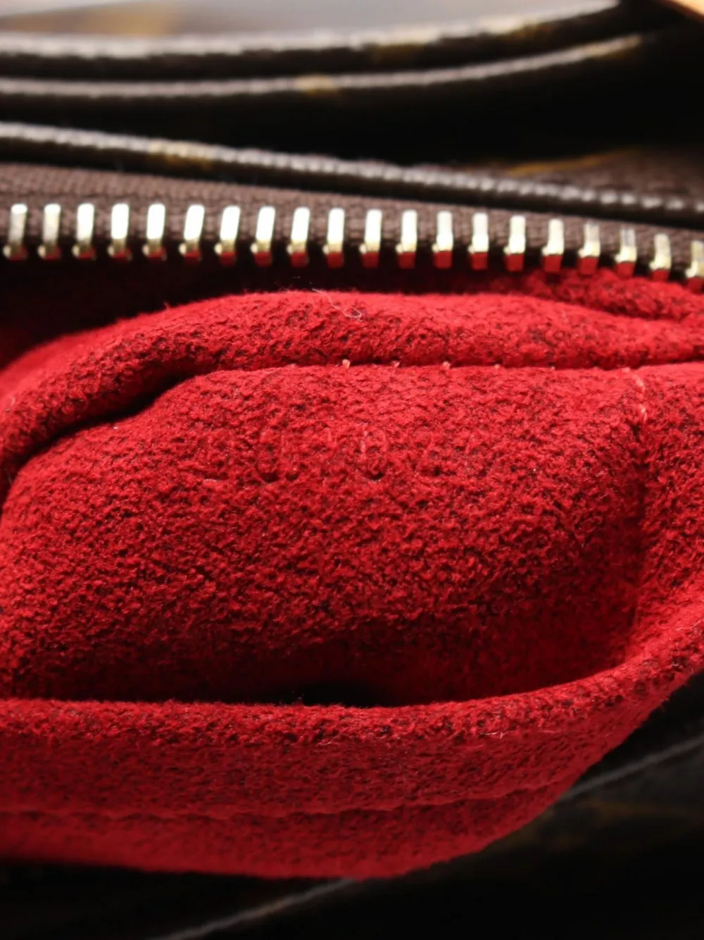 LOUIS VUITTON Pre-owned 2004 Vivacite Mm Monogram Shoulder Bag In Brown