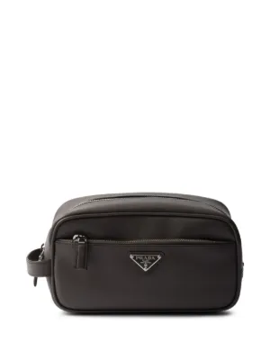 Prada プラダ Re-Nylon トラベルポーチ | ブラック | FARFETCH JP