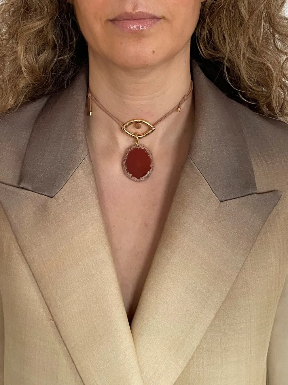 Capsule Eleven collar Agate Gold en colaboración conPantone | Hombre | Image 2