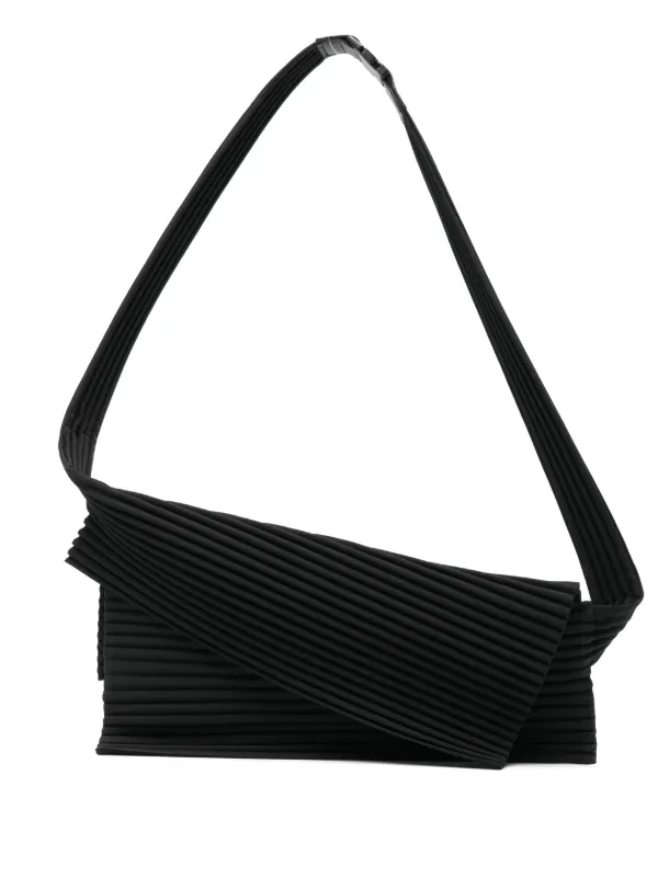 ISSEY MIYAKE コレクション SPRING SUMMER 2024 – isseymiyake.com