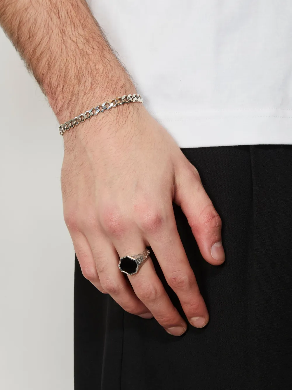 Emanuele Bicocchi Flourish signet ring | Women | Image 2
