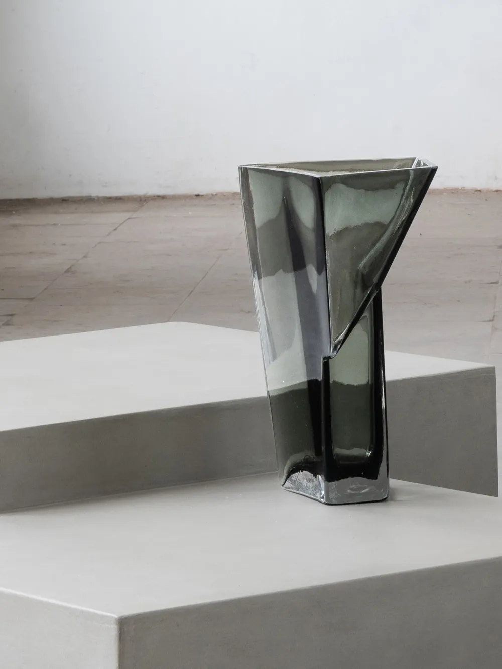 Serax Vases Grey Uni