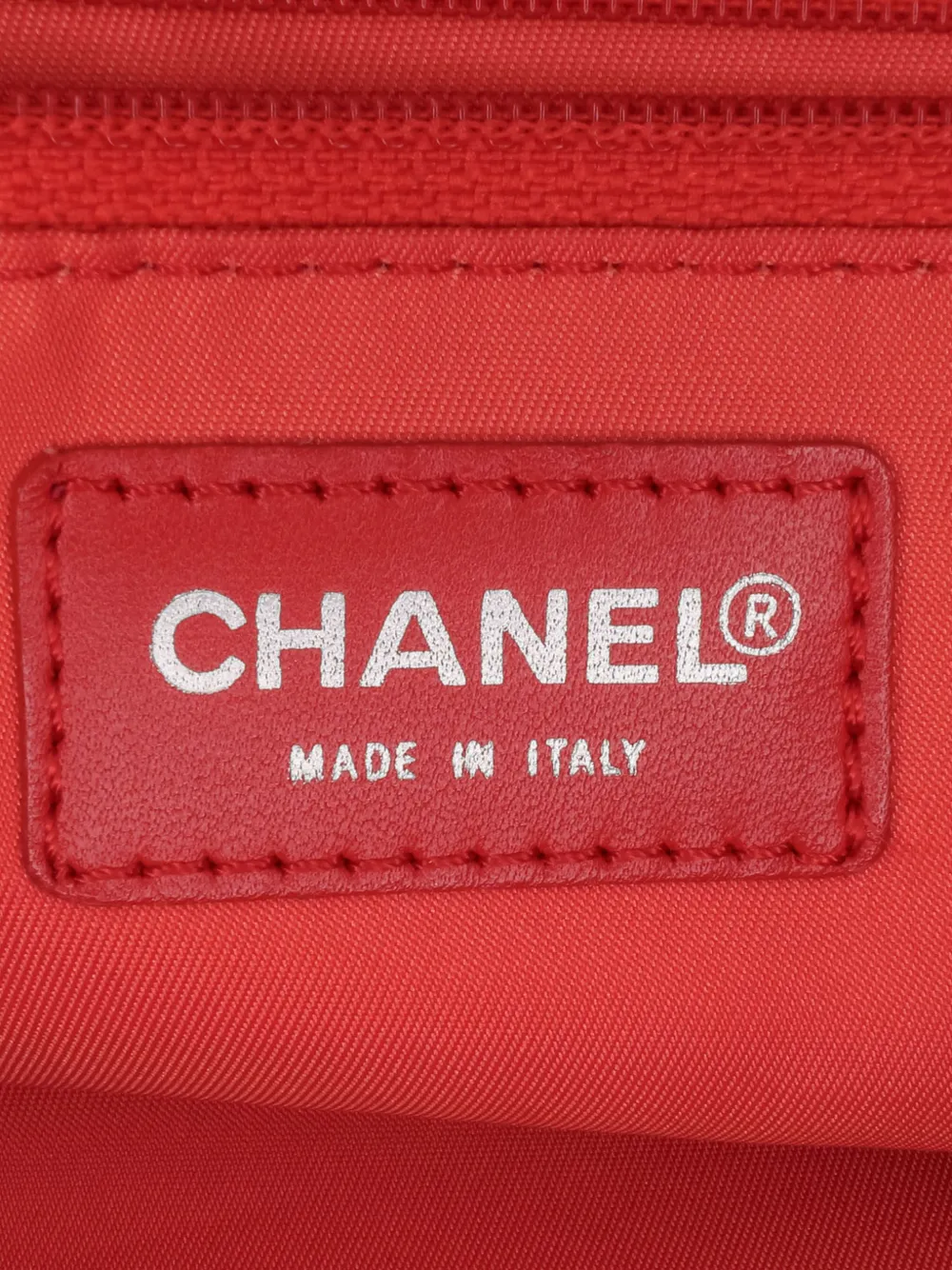 Pre-owned Chanel 2002-2003 New Travel Line Nylon Tote Bag In Red