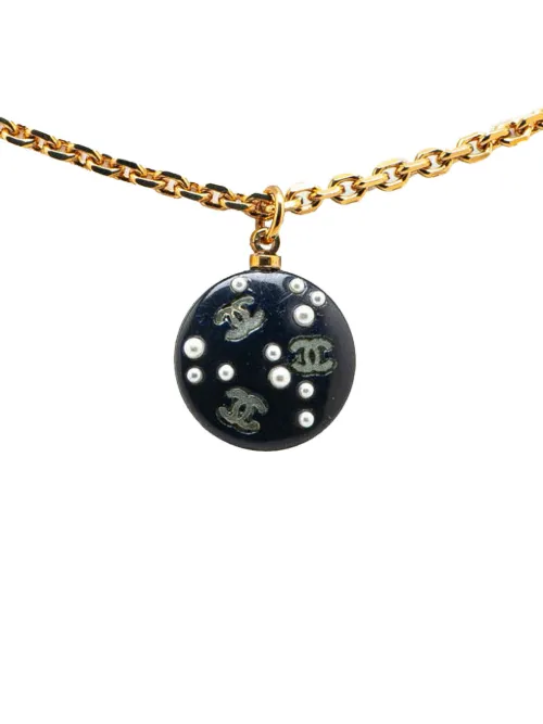 Collier à pendentif en plaqué or et résine à perles artificielles (2003) - CHANEL Pre-Owned - Modalova