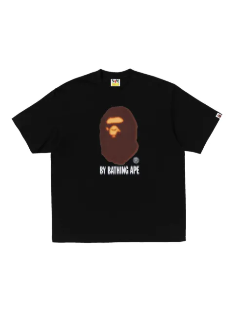 A BATHING APE® playera con logo estampado