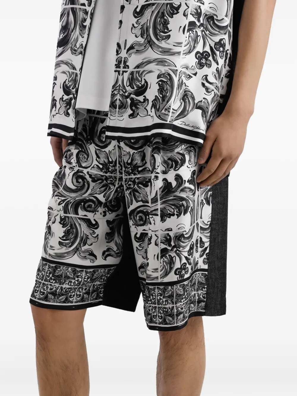 Dolce & Gabbana Denim shorts met Majolica-print Wit