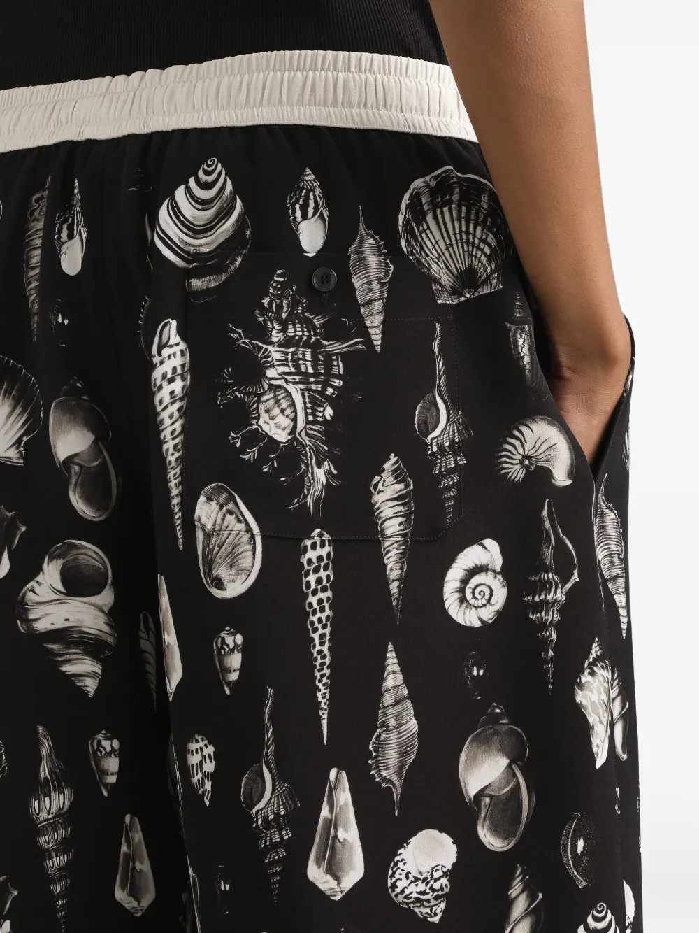Dolce & Gabbana seashell-print drawstring shorts Zwart