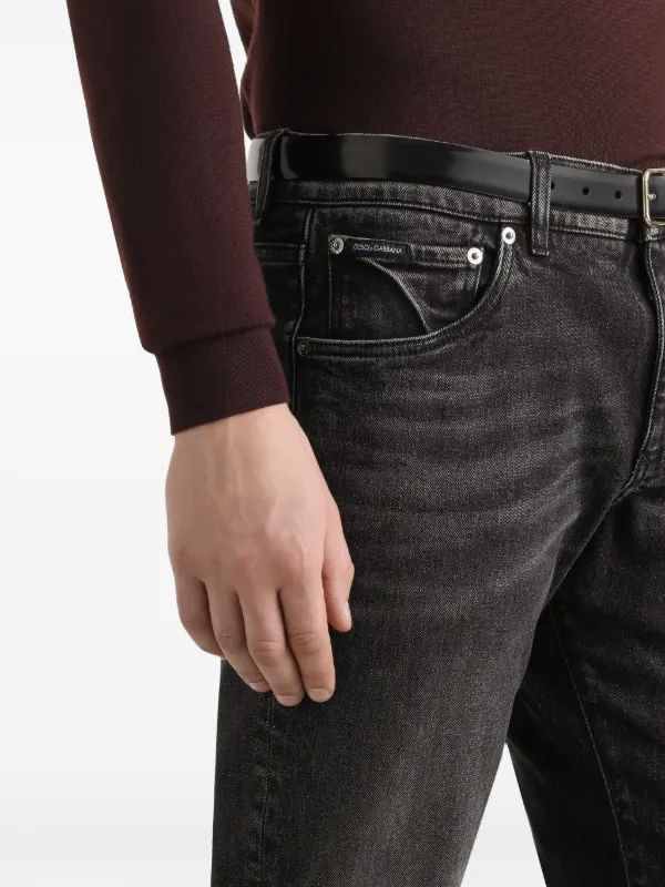 DOLCE&GABBANA レザーロゴメタルプレート　ストレッチブラックデニム Dolce & Gabbana logo-plaque Faded Jeans | Black | FARFETCH