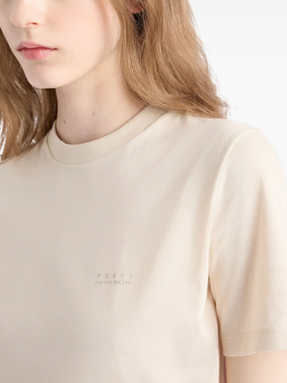 Prada T-shirt met logoprint Beige