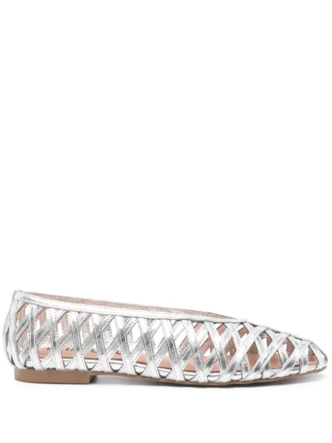 Bibi Lou flats Laila