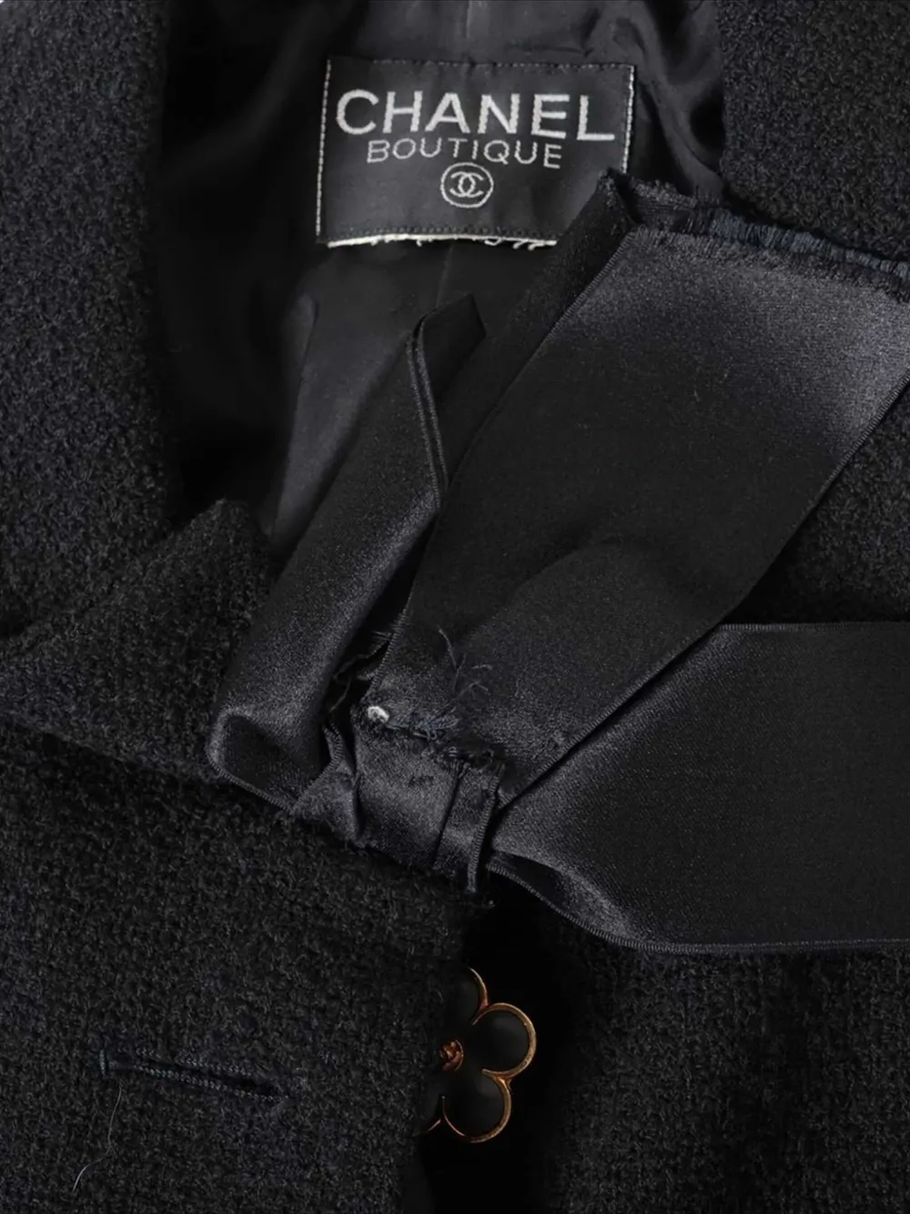 Pre-owned Chanel Pussy Bow-collar Jacket In Black