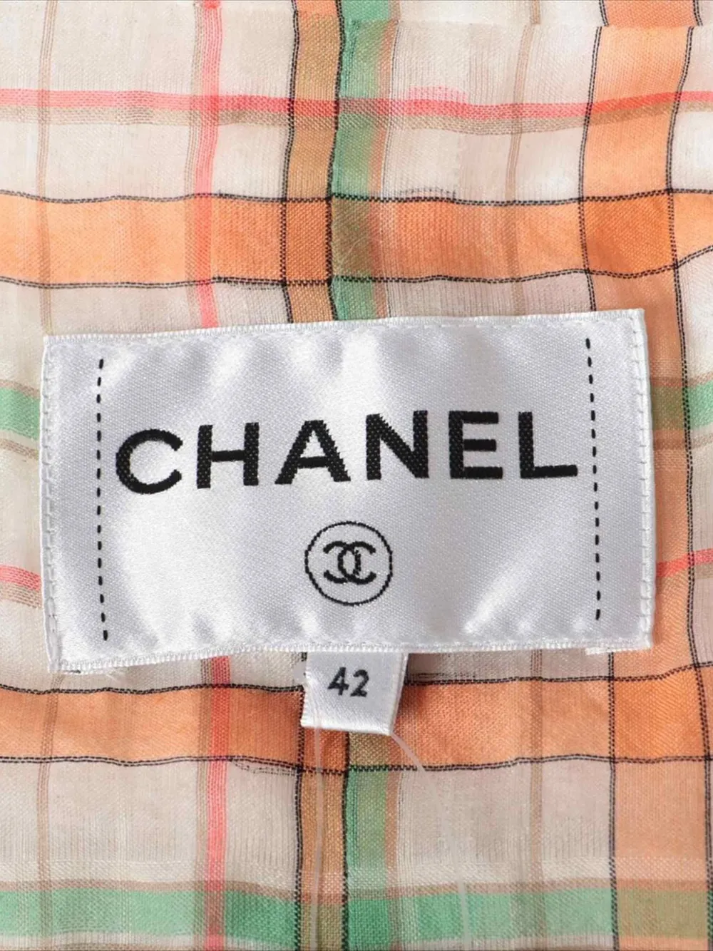 Pre-owned Chanel Tweed Jacket In White